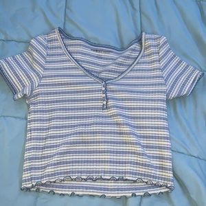 Green and blue American Eagle cropped tee